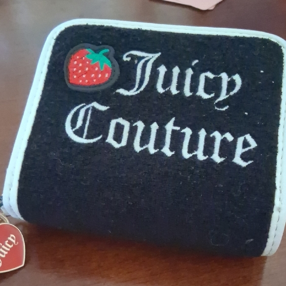 Juicy Couture Card Wallet with Gold Chain and Red Heart Charm - Picture 5 of 5